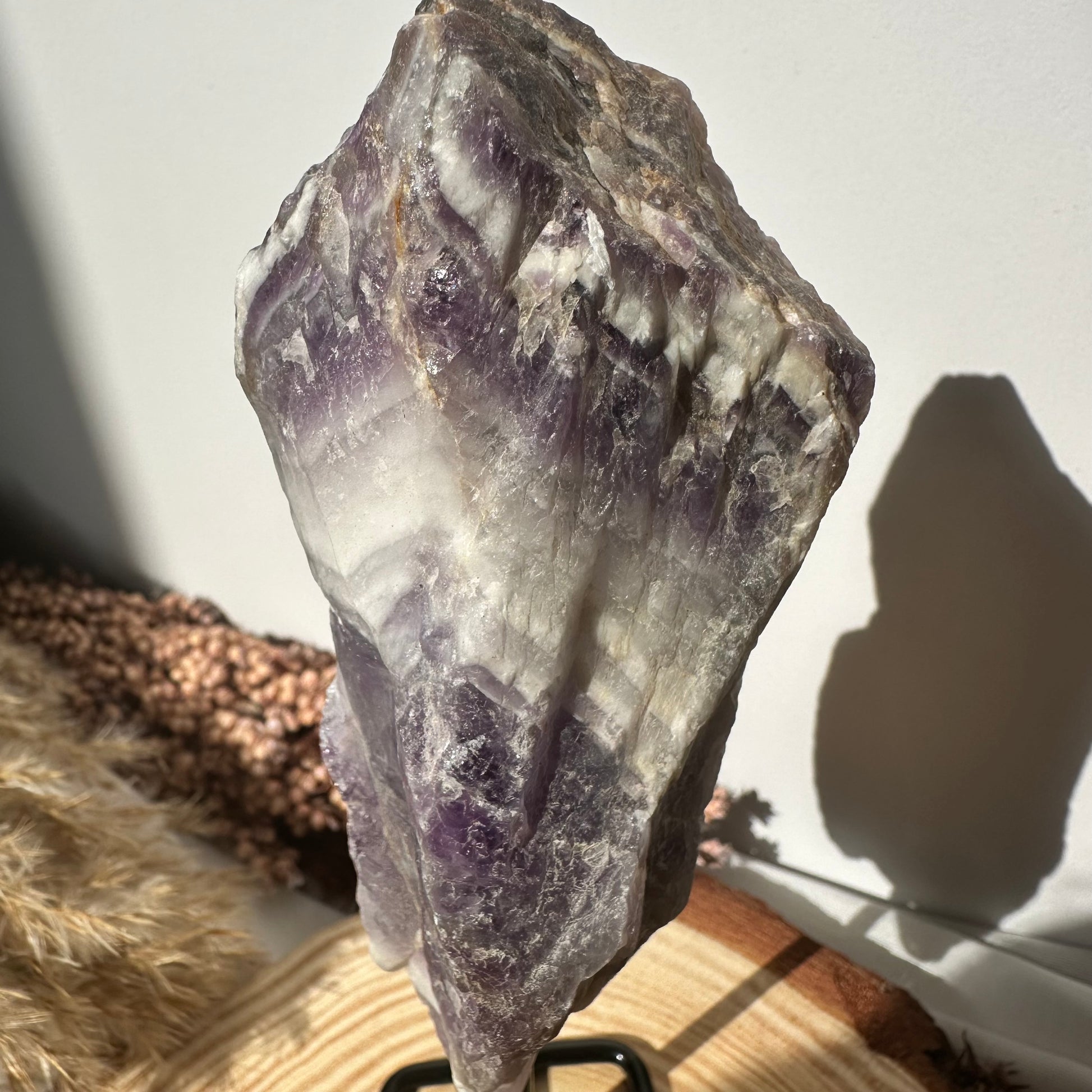 Chevron Amethyst auf Mini-Ständer