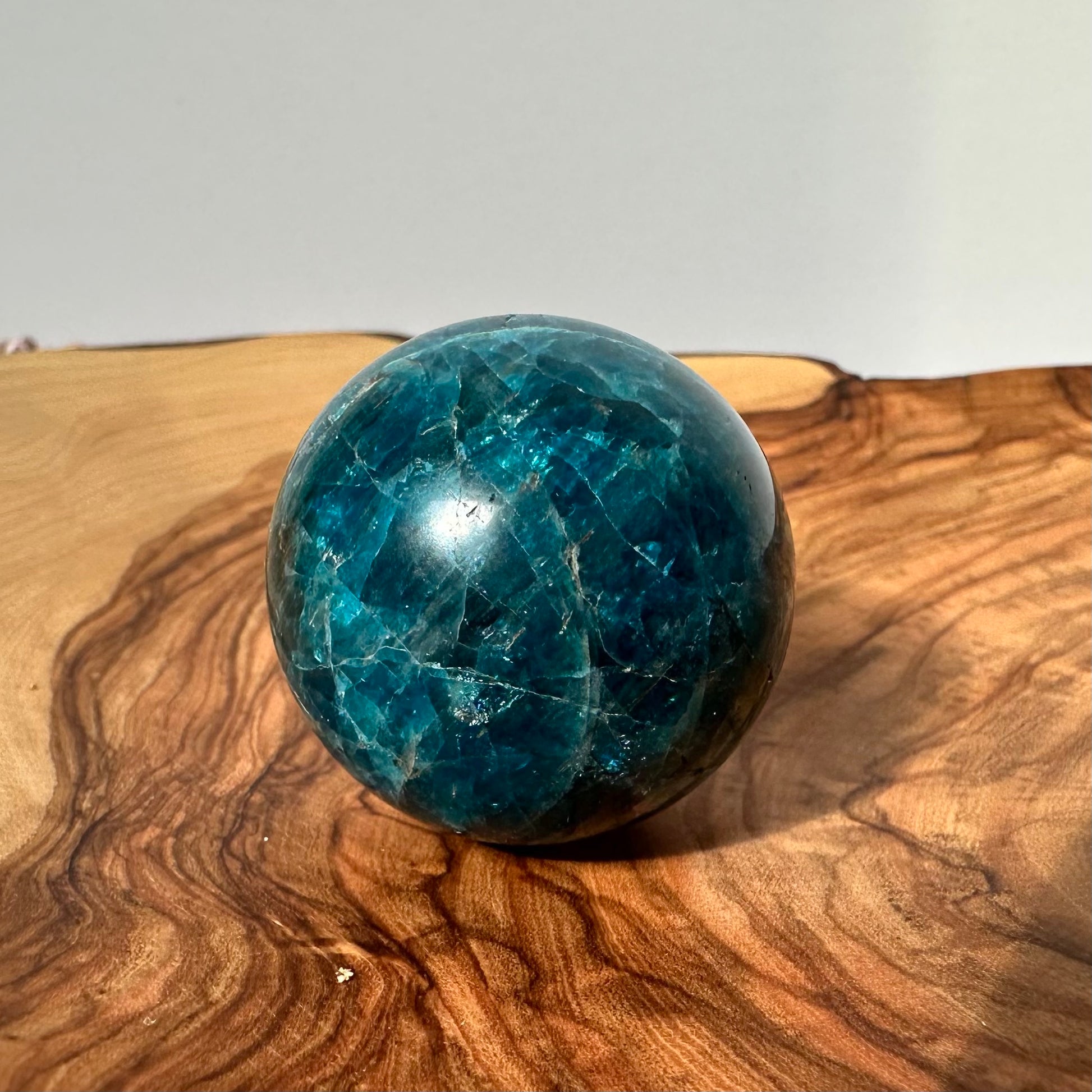 Blaue Apatit Kugel (Mini)