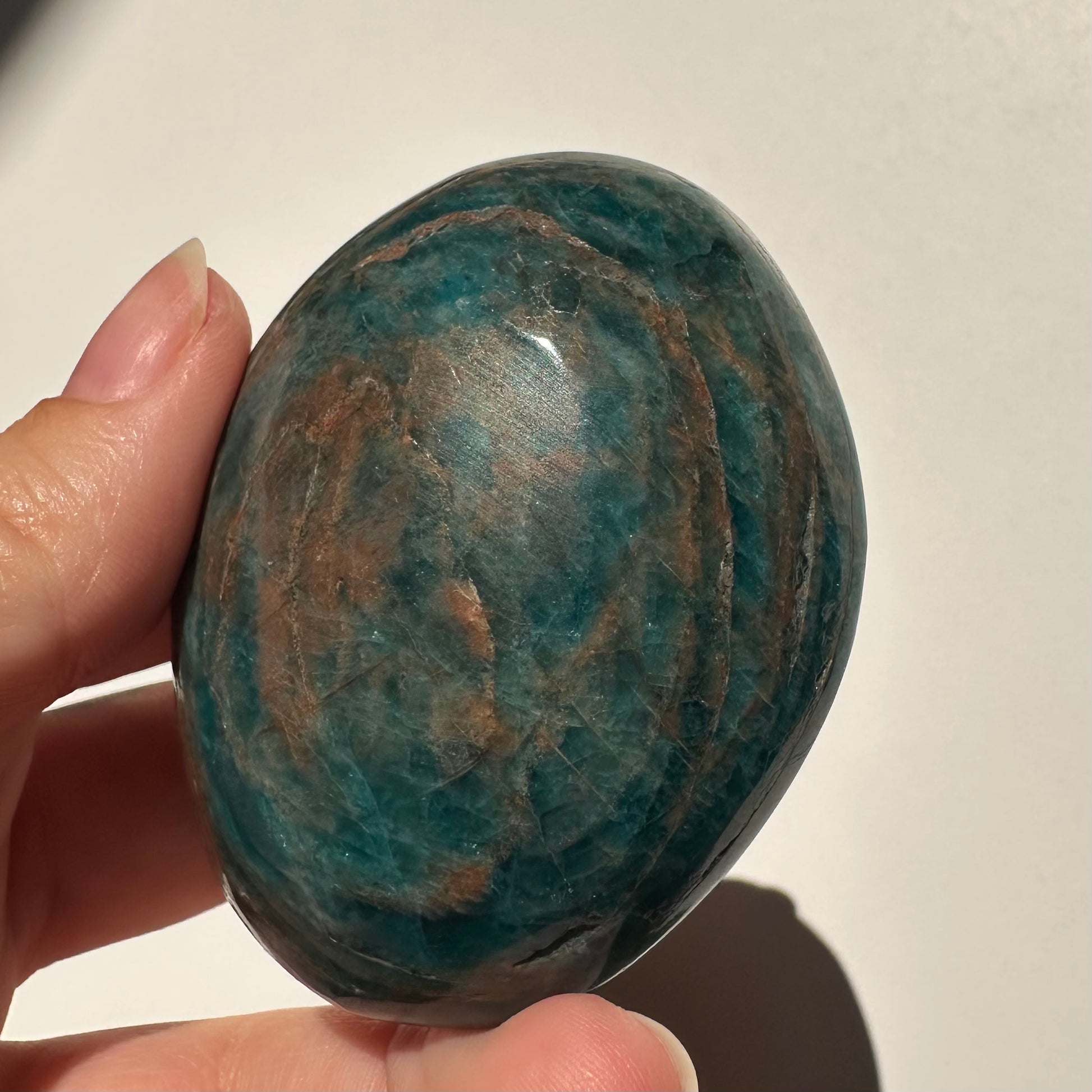 Blauer Apatit Handschmeichler